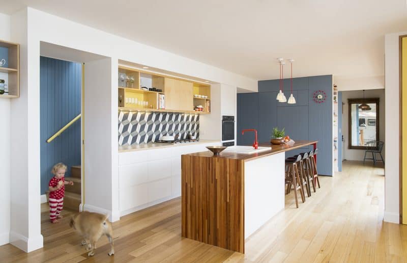 002 kitchen