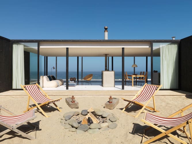 Transparent minimalism for Chilean beach house