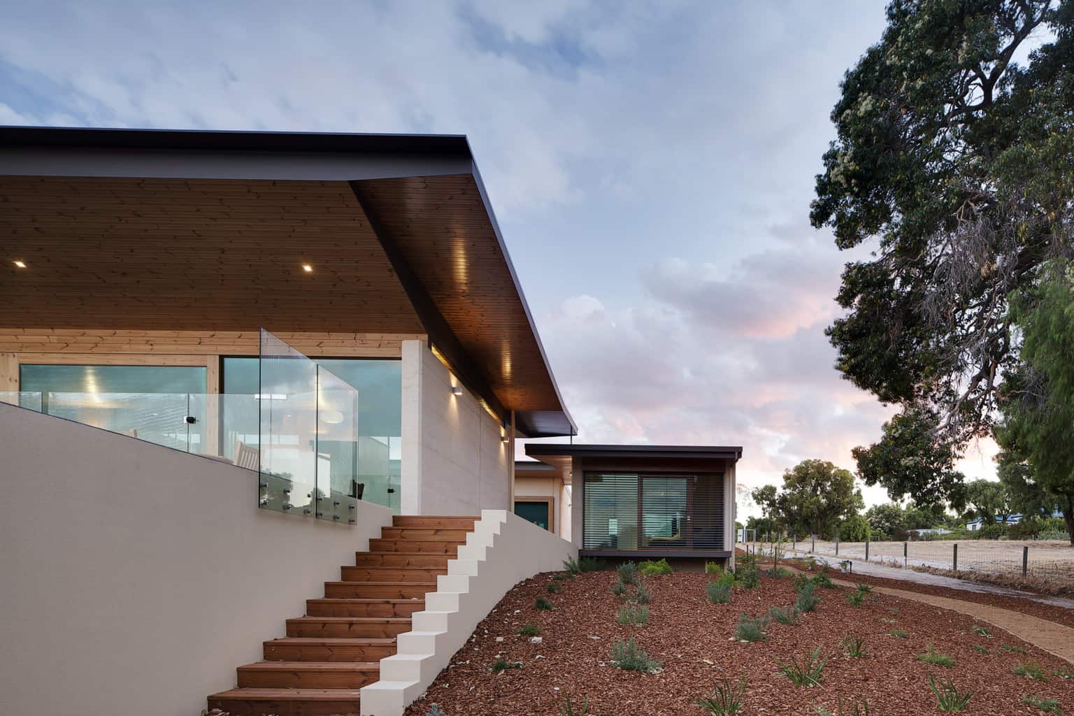 2012 06 6030 07 EagleBayResidence RobertFrith