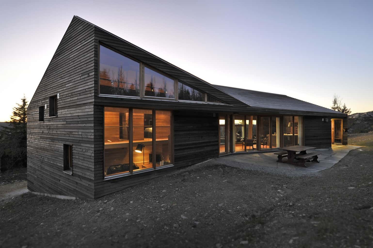 Twisted cabin architecture for home on the ski slopes of Norway
