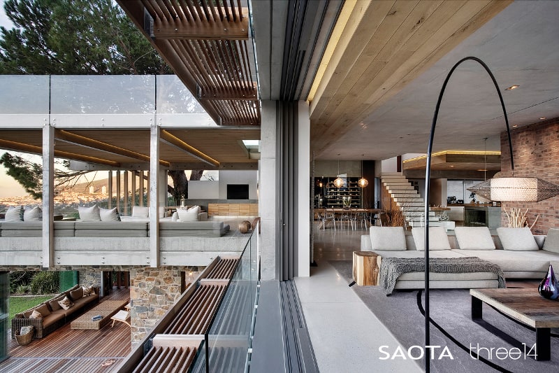 A restful natural colour scheme for coastal Cape Town