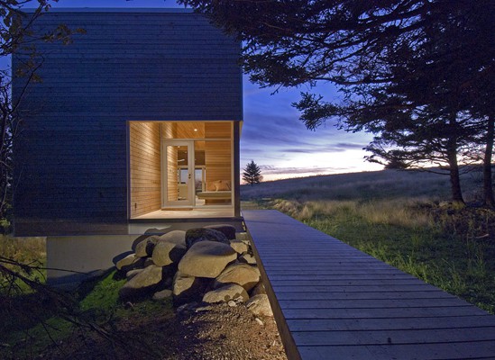 Warm minimalism for serene spa pavilion in Nova Scotia