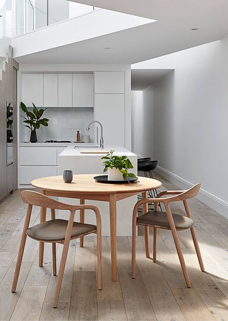 Flow tasmanian oak round dining table Southwood