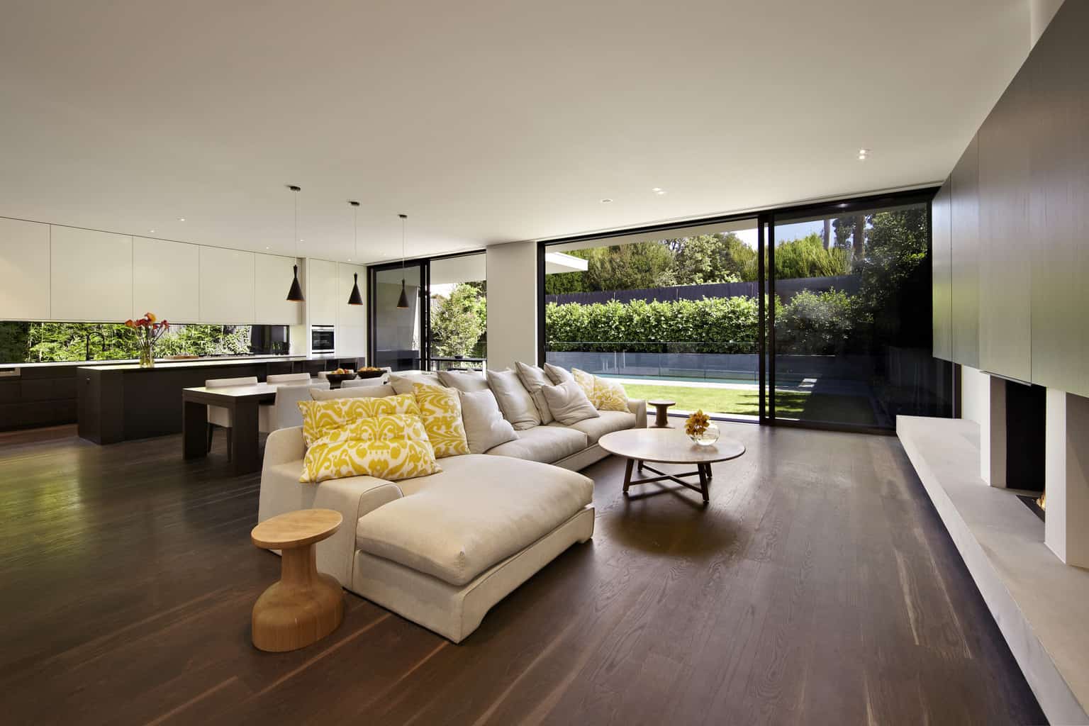 living room 003