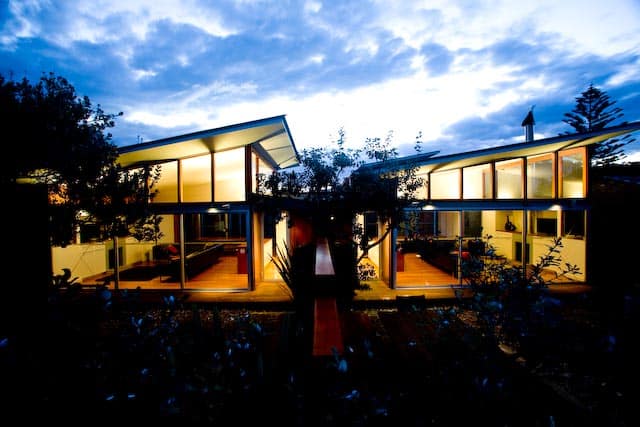 Boomerang Beach architecture by Bourne Blue