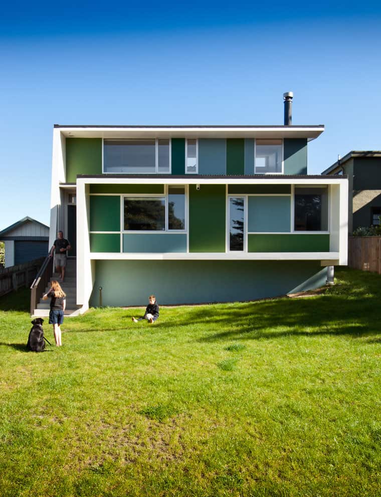 Boldly coloured holiday ‘bach’ in Waikanae